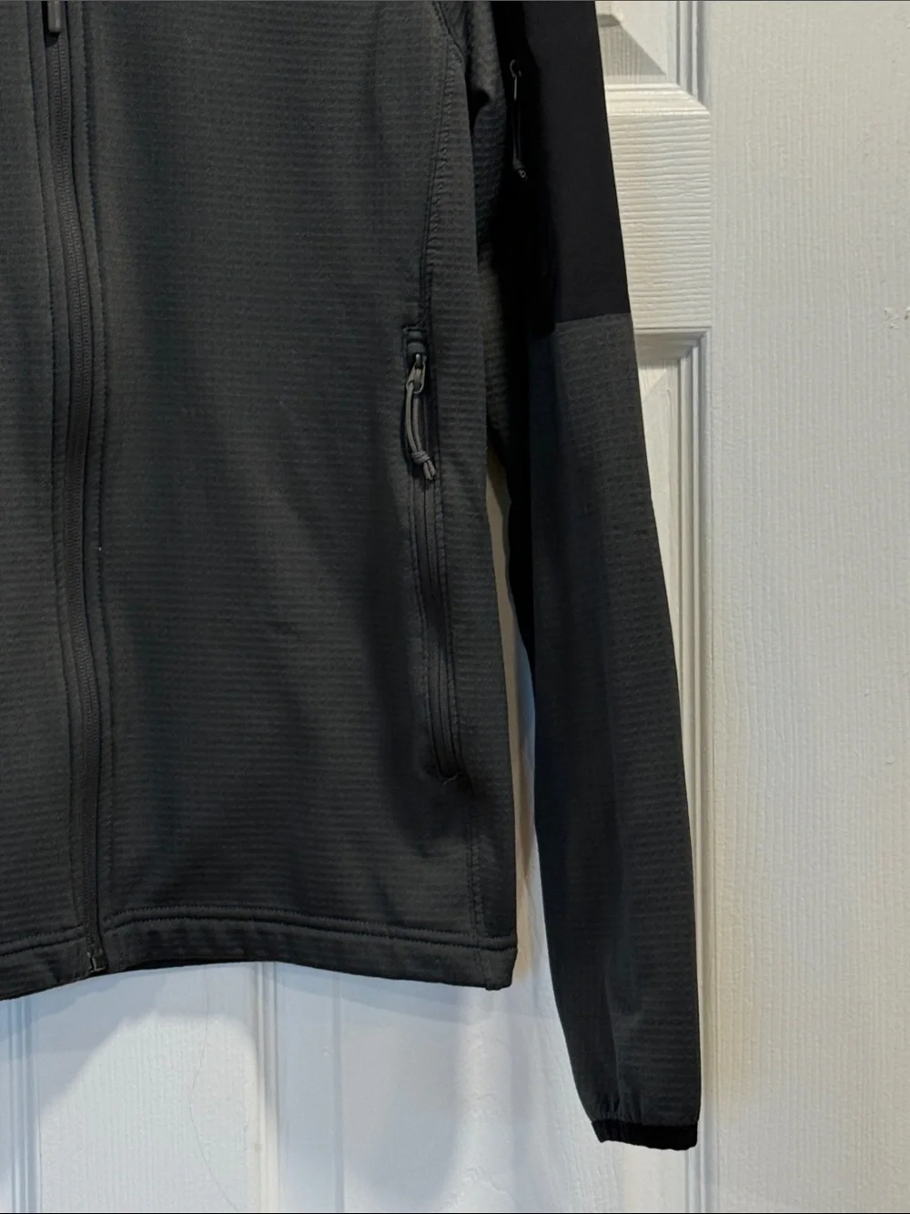 *The North Face Men’s Black Lightweight Full Zip Fleece Jacket Small